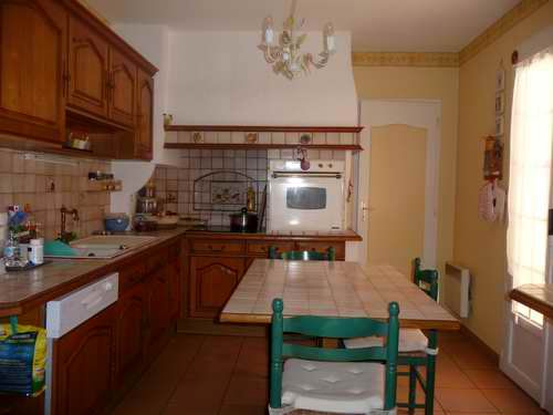 MAISON PLAIN PIED 188M², 5 CHAMBRES, 3000M² DE TERRAIN CESTAS REJOUIT